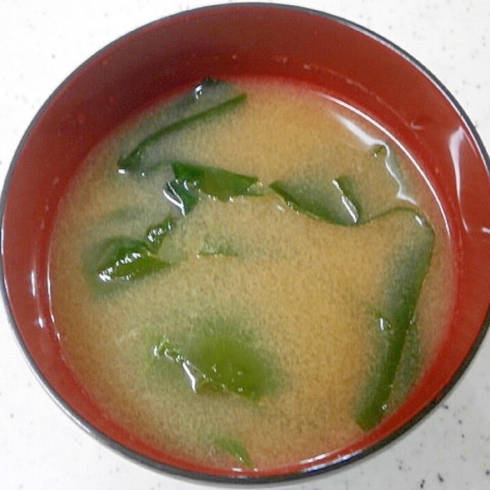 わかめ・大根菜の味噌汁